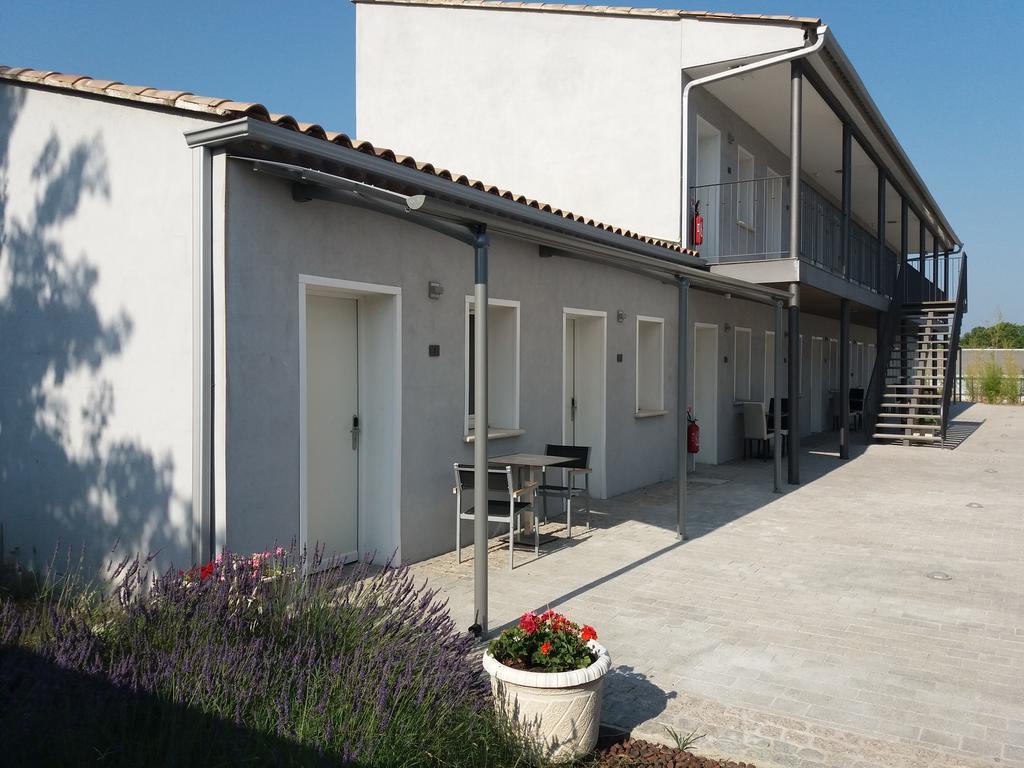 Hotel Le Cay Roquebrune-sur-Argens Exterior foto